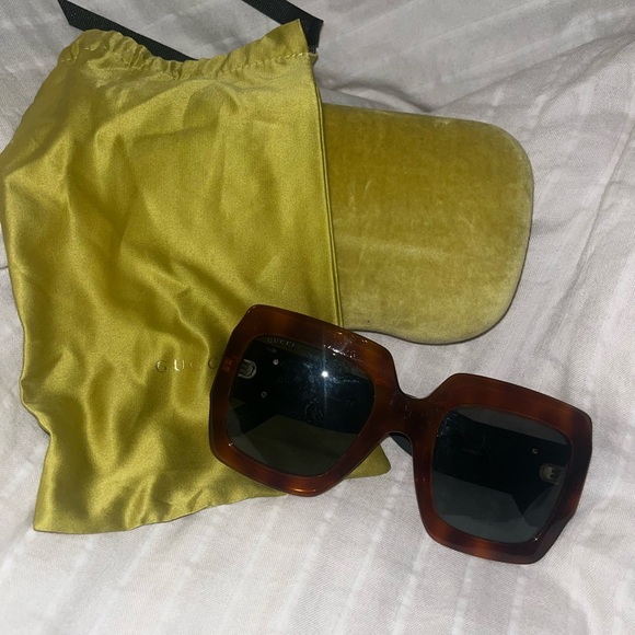 Authentic oversized Gucci sunglasses - Picture 1 of 5